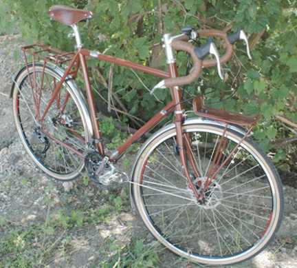 True North Cycles touring bike with S and S Couplings and racks